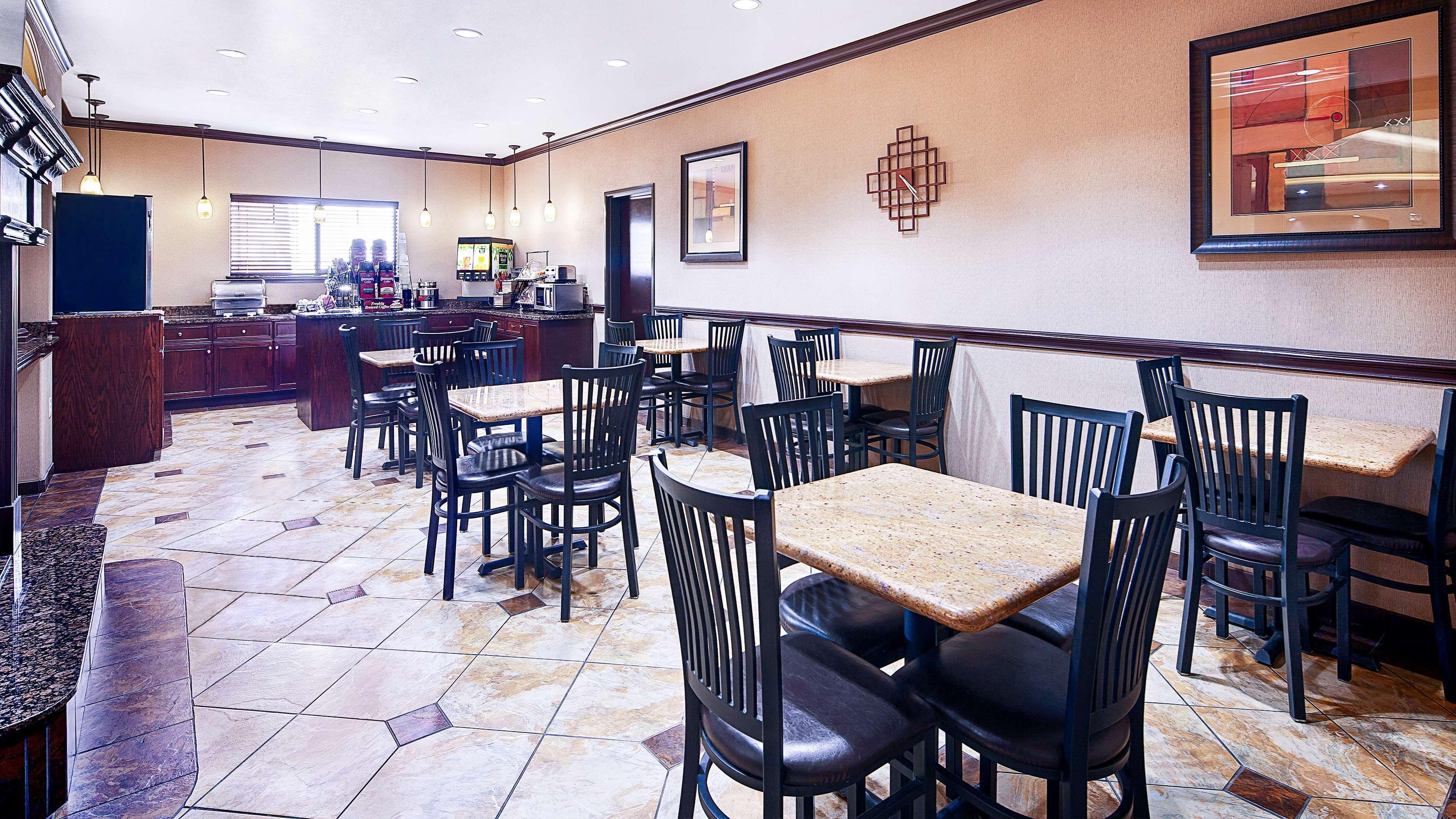 Best Western Plus Royal Mountain Inn & Suites Athens Esterno foto