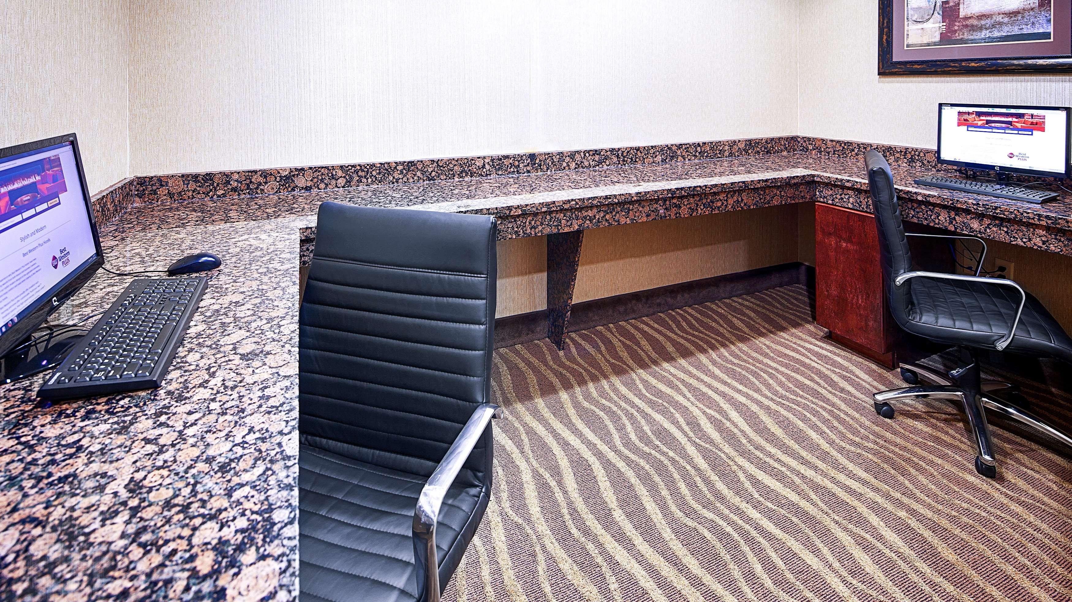 Best Western Plus Royal Mountain Inn & Suites Athens Esterno foto