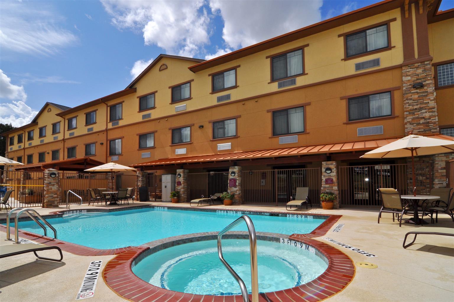 Best Western Plus Royal Mountain Inn & Suites Athens Esterno foto